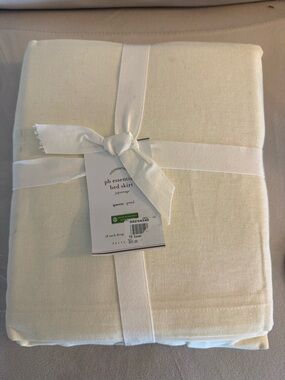 NWT Pottery Barn Essentials Linen Blend Queen Bed Skirt in Ivory